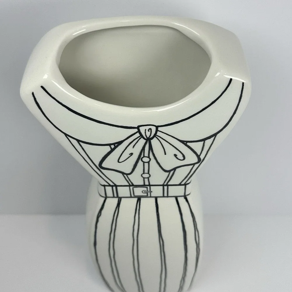 Black White Ceramic Dress Vase Bow Collar Novelty Decorative Vase
